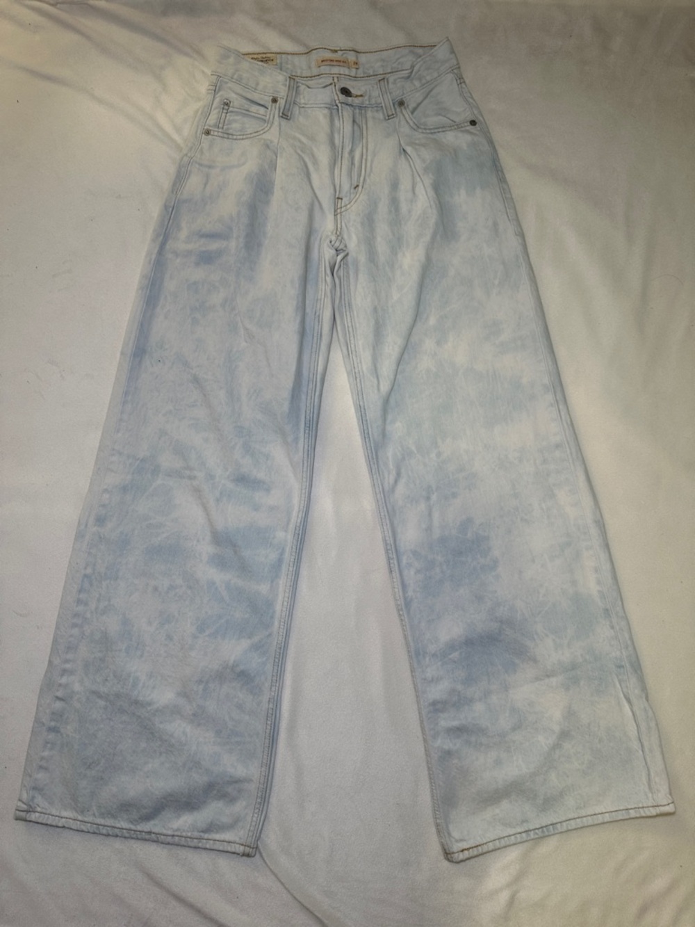 Levi's Light Blue Tie-Dye Pleated Baggy Dad Wide Leg Jeans Size 24